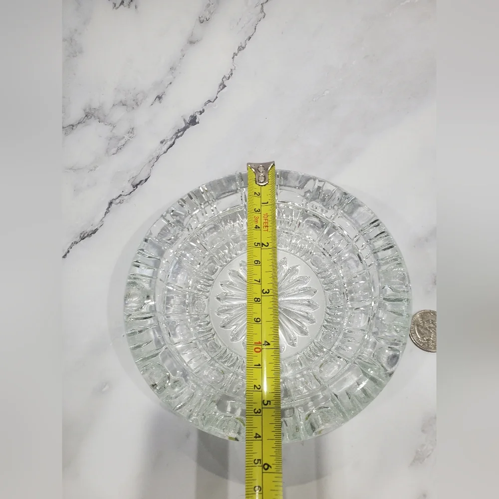 Vintage Daisy Glass Ashtray - Picture 3 of 3